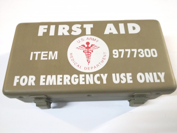 BOITE FIRST AID